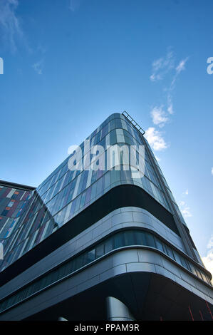 Die moderne Fassade des neuen Queen Elizabeth University Hospital in Glasgow, Schottland. Stockfoto
