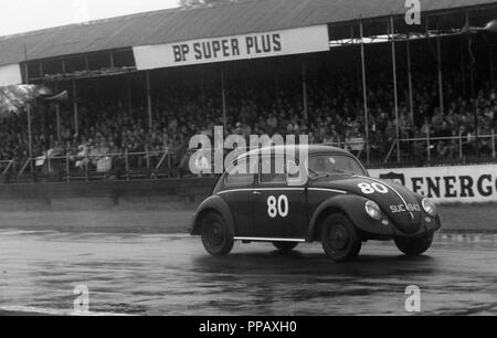 VW Käfer, M.J. Griffin. Goodwood der 34 Mitgliedstaaten 25.4.1959 Stockfoto