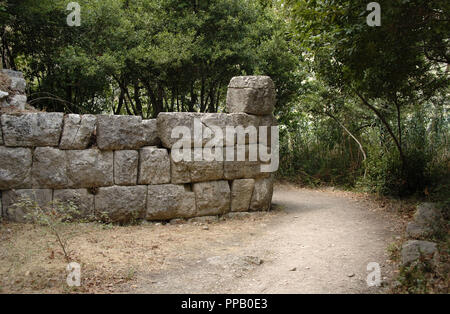 Albanien. Butrint. Zyklopischen Mauern der antiken Stadt, aus dem 4. Jahrhundert v. Chr. hellenistischer Zeit. Stockfoto