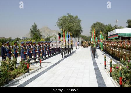 KABUL, Afghanistan (19 August 2018) afghanischen Streitkräfte Ehrengarde Mitglieder in einem Afghanstan Independence Day Zeremonie Aug 19, 2018 teilnehmen, in Kabul, Afghanistan. Afghanistan seine Unabhängigkeit August 19, 1919. Stockfoto