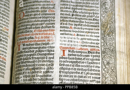 ARTE GOTICO. ESPAÑA. MISSALE TARRACONENSE. Incunable. Marco de Vitela. Letra gótica. Acabado de Seite drucken El 26 de Oct de 1499, Tarragona. Colección besonderen. Stockfoto