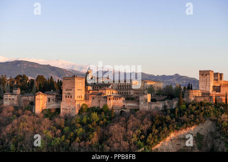 Sonnenuntergang, Alhambra am Sabikah Hill, maurischen Zitadelle, nasriden Paläste, Palast von Karl V. Stockfoto