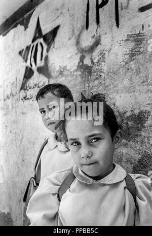 Schule Kinder. Palästinensische Flüchtlingslager von Sabra und Shatila, Beirut, Libanon 1998. Stockfoto