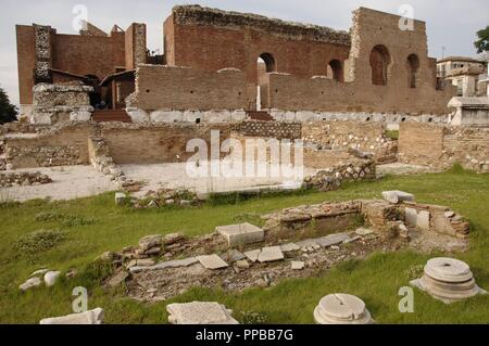 Patras, Griechenland. Blick auf die römische Odeon. Jahrhundert v. Chr.. Peloponnes. Stockfoto