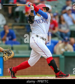 Arlington, Texas, USA. 23 Sep, 2018. Texas Rangers outfielder Shin - Soo Choo (17) Während der MLB Spiel zwischen der Seattle Mariners und der Texas Rangers bei Globe Life Park in Arlington, Texas. Texas gewann 6-1. Tom Sooter/CSM/Alamy leben Nachrichten Stockfoto