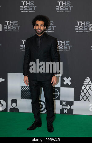 London, Großbritannien. 24 Sep, 2018. Mohamed Salah von Liverpool kommt auf den grünen Teppich vor der beste FIFA Football Awards 2018 in London, Großbritannien an Sept. 24, 2018. Credit: Han Yan/Xinhua/Alamy leben Nachrichten Stockfoto