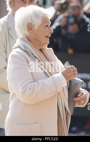 San Sebastian, Spanien. 25 Sep, 2018. Judi Dench ist gesehen im Maria Cristina Hotel Anreise während 66th San Sebastian Film Festival am 25. September 2018 in San Sebastian, Spanien Credit: Jack Abuin/ZUMA Draht/Alamy leben Nachrichten Stockfoto