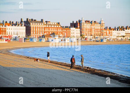 Weymouth. 25. September 2018. Weymouth Beach sieht herrlich wie die Sonne an einem anderen Tag Credit steigt: stuart Hartmut Ost/Alamy leben Nachrichten Stockfoto