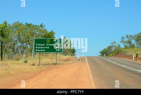Schild auf ein Outback Road, Timber Creek, Katherine, Darwin, Northern Territory, Australien Stockfoto
