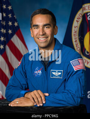 NASA-Astronaut Kandidat Raja Chari formale Portrait am Johnson Space Center, 28. November 2017 in Houston, Texas. Hines ist ein US-amerikanischer Kampfpilot und der NASA-Astronaut Kandidat der Klasse von 2017. Stockfoto