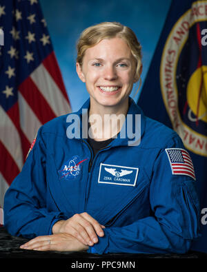 NASA-Astronaut Kandidat Zena Cardman formale Portrait am Johnson Space Center, 28. November 2017 in Houston, Texas. Carman ist ein US-amerikanischer Meeresbiologe und ein NASA-Astronaut Kandidat der Klasse von 2017. Stockfoto