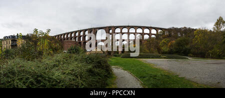 Die deutschen Goeltzschtal Goeltzsch Viadukt, Brücke, ist eine Eisenbahnbrücke in Deutschland. Sie ist die größte aus Backstein Brücke der Welt. Stockfoto