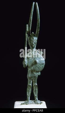 Italien. Sardinien ist. Nuragic Zivilisation. Statuette eines Kriegers. Als Miles Cornutus kennen. Es stellt die Fähigkeiten der Handwerker von Sardinien. 8. Jahrhundert v. Chr.. Von Senorbi. Archäologisches Museum von Cagliari. Stockfoto