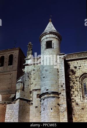 Exterieur - TORRE DE JUANA LA LOCA - SIGLO XVI. Lage: Iglesia de San Antolin. Tordesillas. Valladolid. Spanien. Stockfoto