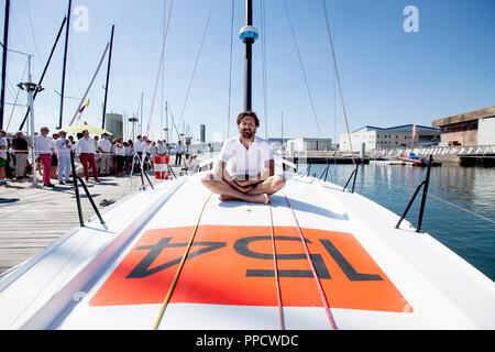 Start der Lift 40 Klasse 40 Black Mamba für den Skipper Yoann Richomme vor der Route du Rhum 2018 Gepeto Composite gebaut und von Marc Lombard Yacht Design Group, Lorient Keroman Submarine Base, Bretagne, Frankreich Stockfoto