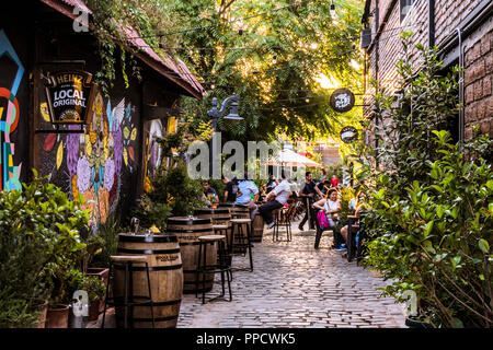 Straße im Stadtteil Providencia Santiago, Chile Stockfoto