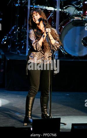 Alanis Morissette führt im Konzert an der Broward Center für Darstellende Künste in Fort Lauderdale, Florida, am 20. Oktober 2008. Stockfoto