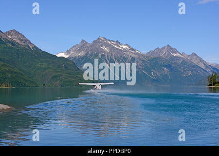 Wasserflugzeug vom Crescent See in Lake Clark National Park in Alaska Stockfoto