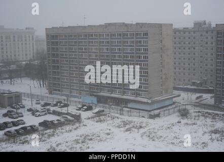 Russland. Sankt Petersburg. Winter-Szene. Rationalist Gebäude in Sowjet-Stil-Architektur. Stockfoto