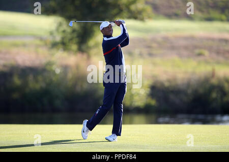 Das Team USA Tiger Woods während der Vorschau Tag zwei der Ryder Cup bei Le Golf National, Saint-Quentin-en-Yvelines, Paris. Stockfoto