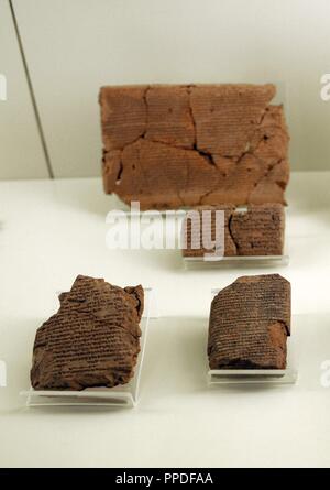 Keilschrift. Tontafeln mit Gebete und Rituale gegen den "bösen Blick" geschrieben und die Vision der Unterwelt. 9. bis 7. Jahrhundert v. Chr. Pergamonmuseum. Berlin. Deutschland. Stockfoto