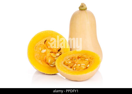 Gruppe von einer ganzen Hälfte eine Scheibe von glatten Birnenförmig orange Kürbis waltham Vielfalt auf weißem Hintergrund Stockfoto