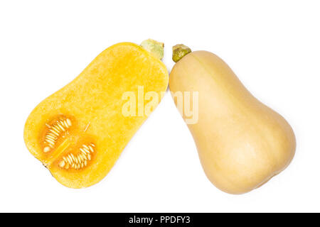 Eine ganze Hälfte von glatten Birnenförmig orange Kürbis waltham Vielzahl flatlay auf weißem Hintergrund Stockfoto