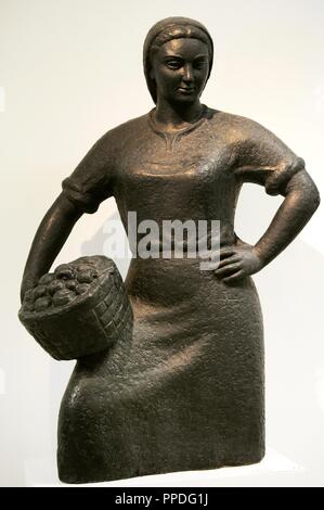 Juozas Mikenas (1901-1964). Litauische Bildhauer. Frau mit Obst, 1940-1941. Bronze. National Gallery Kunst Vilnius, Litauen. Stockfoto