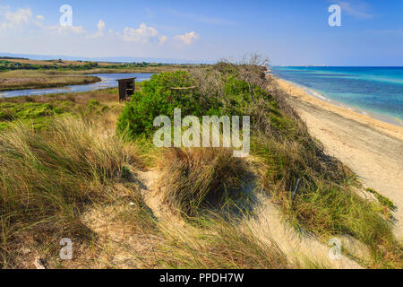 Apulien Strand: Der regionale Naturpark Dune Costiere, Italien. Von Torre Canne Torre San Leonardo der Park umfasst acht Kilometer Küste. Stockfoto