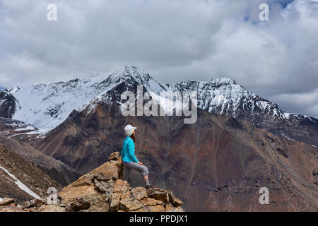 Die unglaubliche Höhen von Alay Stromkreis im Südwesten Kirgisistan, die in 4 3000+ Meter überschreitet. Stockfoto