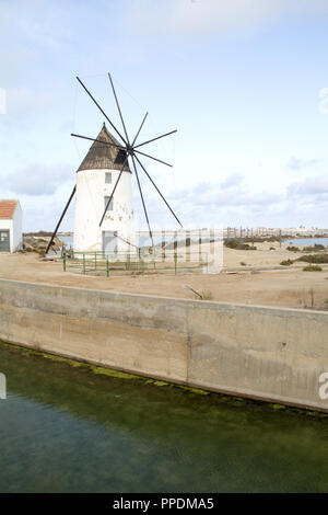 Windmühle in San Pedro del Pinatar, Spanien Stockfoto