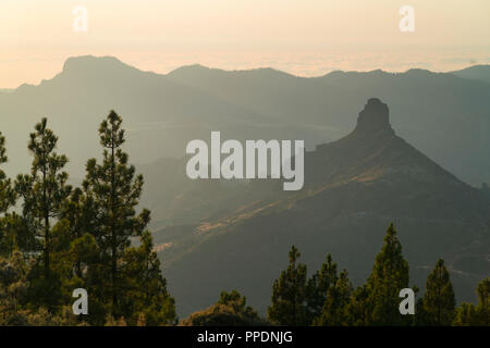 Roque Bentayga heiligen Berg, Tirajana Schlucht, Insel Gran Canaria, Kanarische Inseln, Spanien, Europa Stockfoto