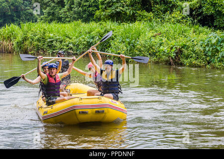 Kitulgala Sri Lanka 30 2017 - Rafting am Fluss Kelani Kanga mit White Water Rafting Abenteuer in Sri Lanka Juli Stockfoto