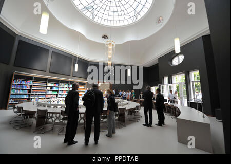 Die medizinischen Lesesaal der Ludwig Maximilian Universität in einem denkmalgeschützten Gebäude am Beethovenplatz erstrahlt in neuem Glanz nach der Renovierung. Stockfoto