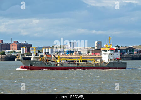 Shoalway ein Trailing Suction Hopper Schwimmbagger auf den Fluss Mersey Liverpool UK. Stockfoto