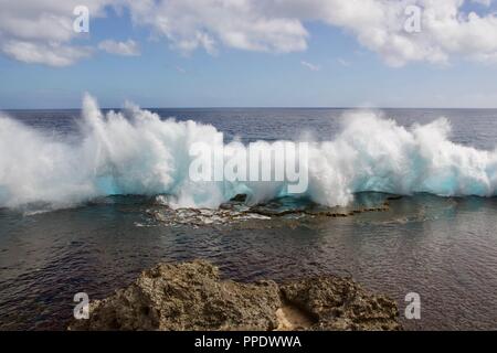 Mapu ein vaea oder "Pfeifen des Edlen' sind natürliche Lunkern auf der Insel Tongatapu, Tonga Stockfoto