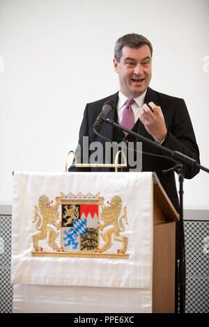 Der bayerische Finanzminister Markus Soeder (CSU) spricht bei der Eröffnung des neuen Bronze Hallen in der Residenz München. Stockfoto