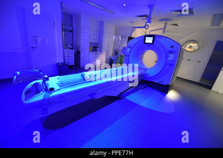 Computertomograph in der Zentralen Notaufnahme Helios Klinikum Muenchen West in Pasing. Stockfoto