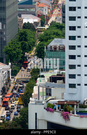 Luftaufnahme der belebten North Bridge Road in Chinatown vom Dach der Peninsula Excelsior Hotel Singapore Republik Singapur Asien Stockfoto