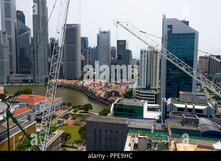 Eine Luftaufnahme von Boat Quay und das Finanzzentrum von der Peninsula Excelsior Hotel in der Innenstadt von Singapur Republik Singapur Asien Stockfoto