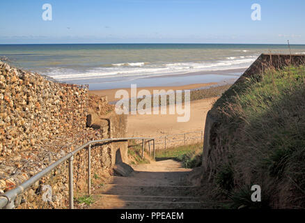 Ein Blick auf den Strand von Trittstufen auf der North Norfolk Coast im Osten Runton, Norfolk, England, Vereinigtes Königreich, Europa. Stockfoto