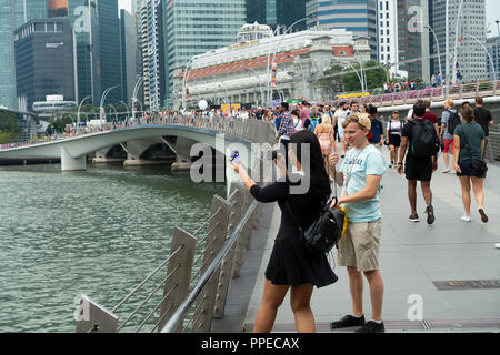 Das Wahrzeichen Fullerton Hotel und Teil des Finanzplatzes in der Nähe der Esplanade vor dem Grand Prix von Singapur Republik 2018 von Singapur Asien Stockfoto