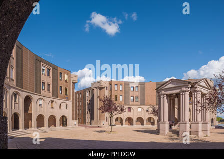 Saint-Quentin-en-Yvelines, Ricardo Bofill, Les Arcades du Lac und Le Viaduc um Bassin de La Sourderie Stockfoto