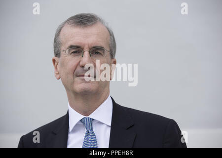 Francois Villeroy de Galhau, Gouverneur der Banque de France, dargestellt in Saarbrücken. Stockfoto