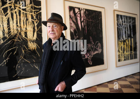 Der deutsche Künstler Georg Baselitz präsentiert eine Ausstellung seiner Drucke aus den Jahren 1995-2015 im Festsaal des Schloss Dachau. Stockfoto