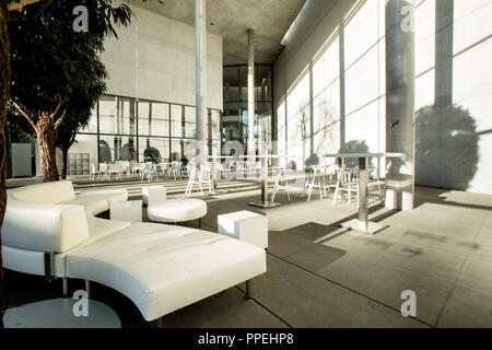 Museum Cafe der Pinakothek der Moderne in München Maxvorstadt. Stockfoto