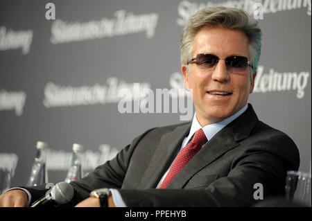 Bill McDermott, amerikanische Manager, Chief Executive Officer von SAP-SE, auf dem Wirtschaftsgipfel der Sueddeutschen Zeitung im Hotel Adlon in Berlin. Stockfoto