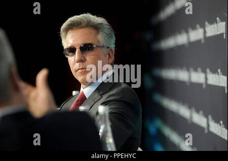 Bill McDermott, amerikanische Manager, Chief Executive Officer von SAP-SE, auf dem Wirtschaftsgipfel der Sueddeutschen Zeitung im Hotel Adlon in Berlin. Stockfoto