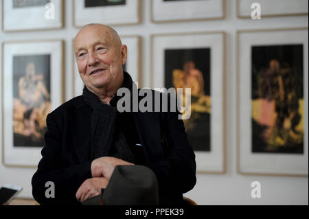 Der deutsche Künstler Georg Baselitz präsentiert eine Ausstellung seiner Drucke aus den Jahren 1995-2015 im Festsaal des Schloss Dachau. Stockfoto