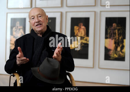 Der deutsche Künstler Georg Baselitz präsentiert eine Ausstellung seiner Drucke aus den Jahren 1995-2015 im Festsaal des Schloss Dachau. Stockfoto